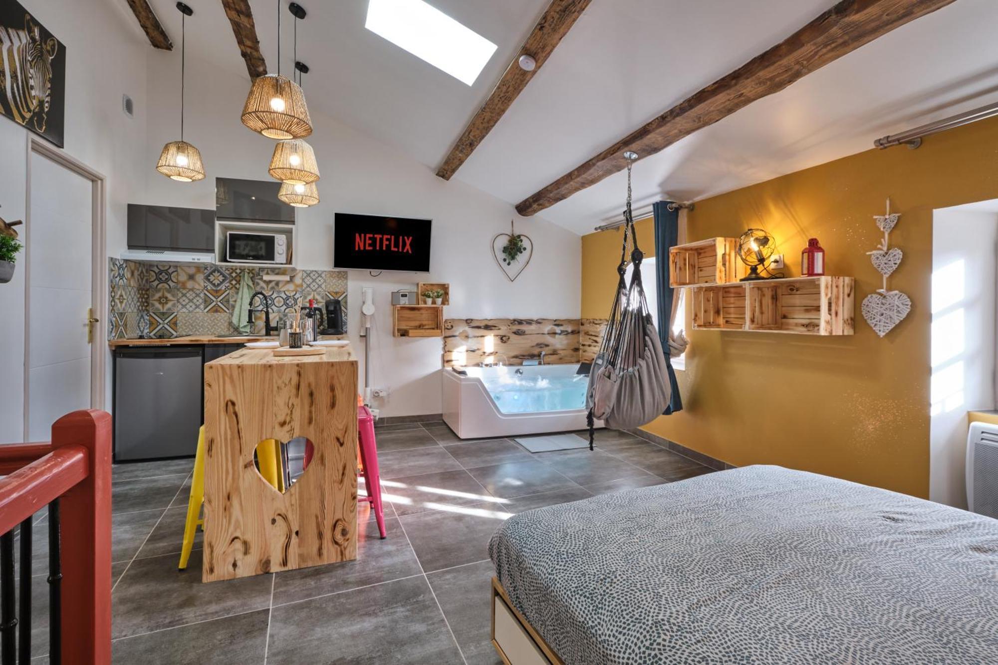 Place Carnot - Studio Tout Equipe Avec Jacuzzi Proche Toutes Commodites Carcassonne Exteriér fotografie