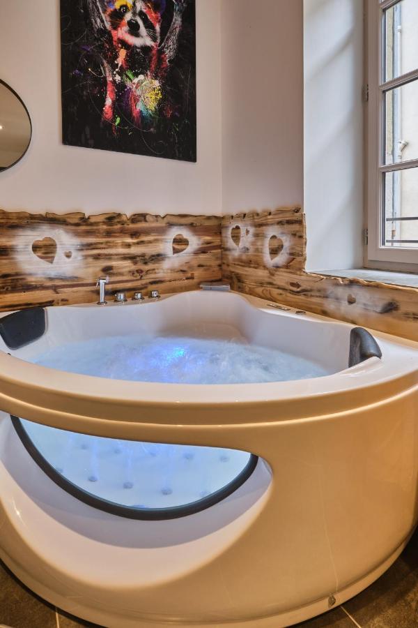Place Carnot - Studio Tout Equipe Avec Jacuzzi Proche Toutes Commodites Carcassonne Exteriér fotografie